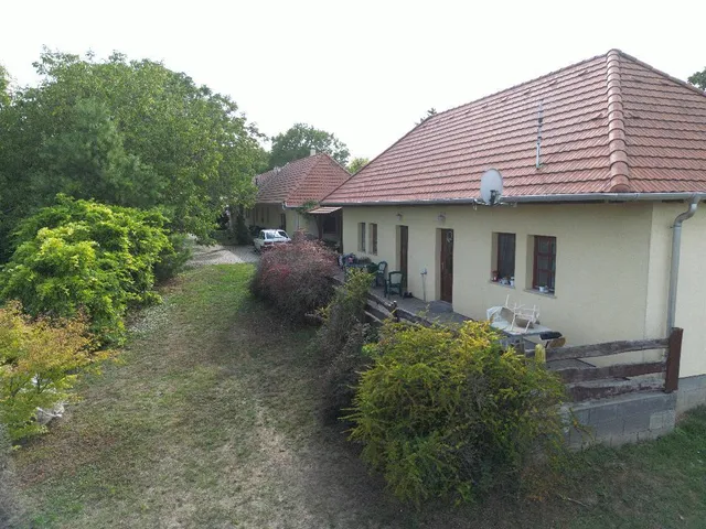 Eladó ház Vértesboglár 190 nm
