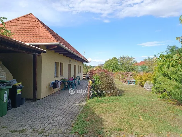 Eladó ház Vértesboglár 190 nm