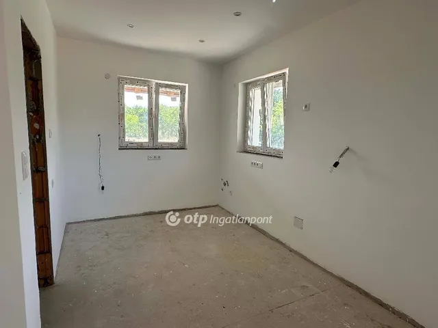 Eladó ház Besnyő 190 nm