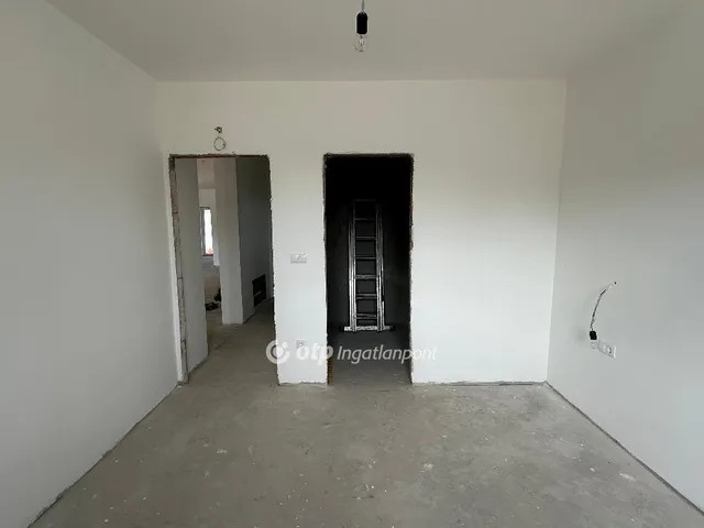 Eladó ház Besnyő 190 nm