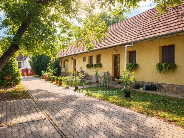 Eladó ház Vértesboglár 190 nm