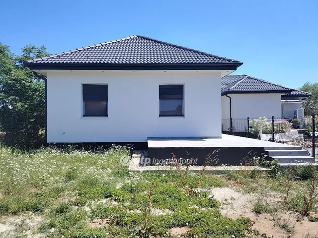 Eladó ház Velence 91 nm