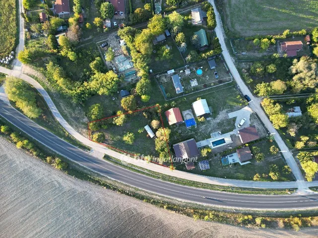 Eladó telek Balatonakarattya 872 nm