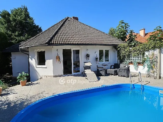 Eladó ház Vál 311 nm