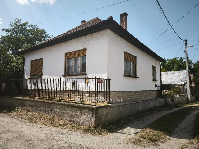 Eladó ház Szigetmonostor 79 nm