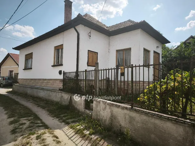 Eladó ház Szigetmonostor 79 nm