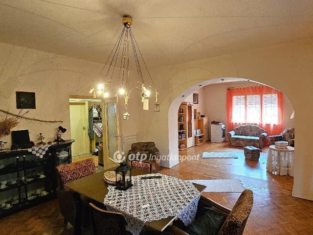 Eladó ház Martonvásár 137 nm