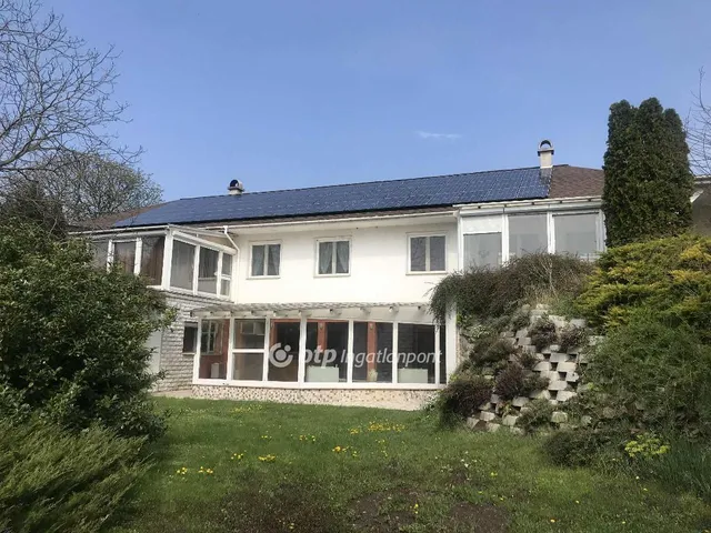 Eladó ház Kápolnásnyék 700 nm