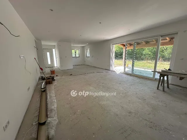 Eladó ház Besnyő 190 nm