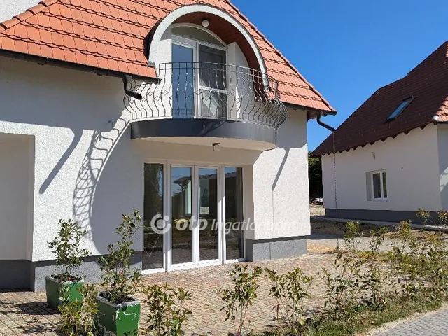 Eladó lakás Velence 68 nm