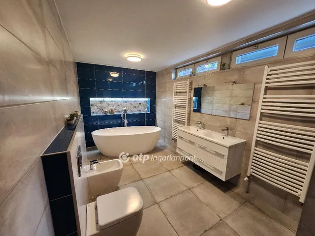 Eladó ház Velence 160 nm