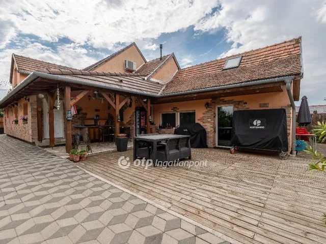 Eladó ház Velence 175 nm