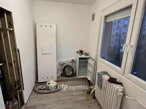 Eladó lakás Dunaújváros 34 nm