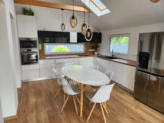 Eladó ház Velence 160 nm