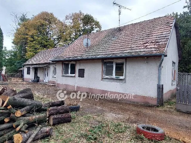 Eladó ház Pusztaszabolcs 74 nm