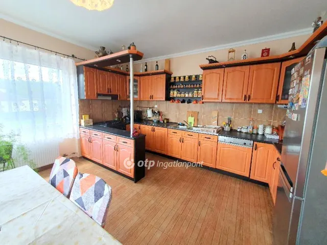 Eladó ház Érd 180 nm