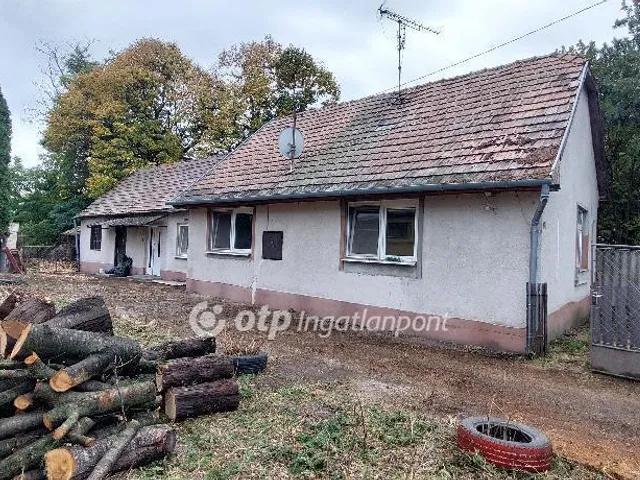 Eladó ház Pusztaszabolcs 74 nm