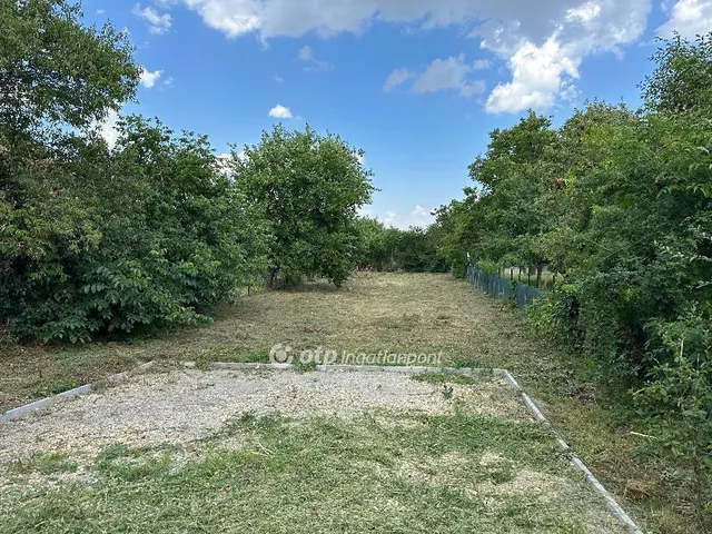 Eladó telek Rácalmás 555 nm