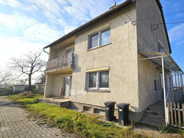 Eladó ház Aba 187 nm