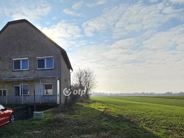 Eladó ház Aba 187 nm