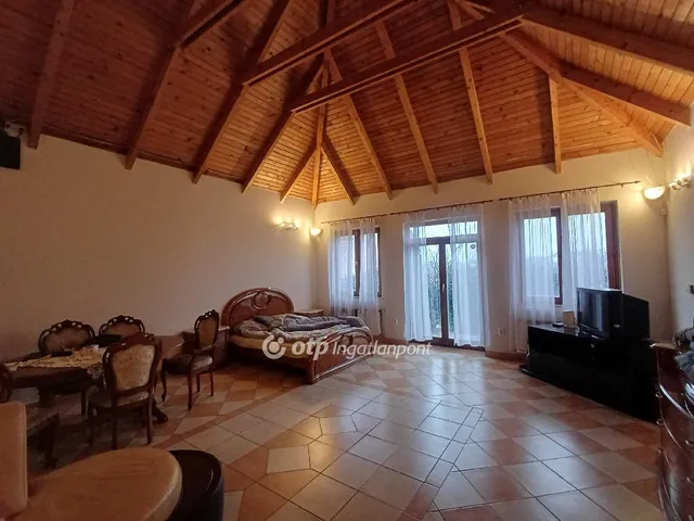 Eladó ház Ercsi 136 nm