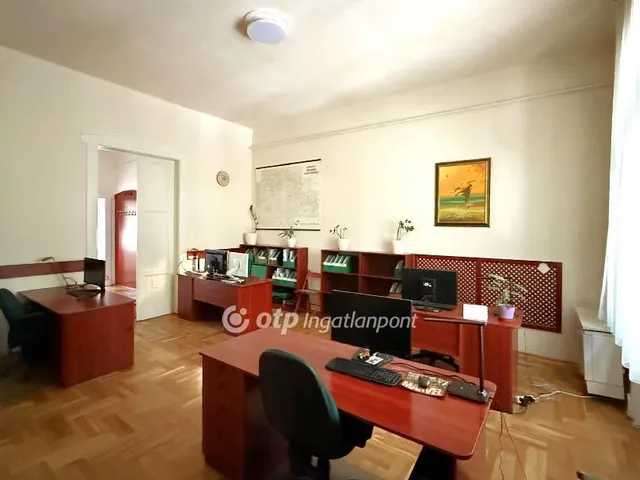 Eladó lakás Székesfehérvár 172 nm