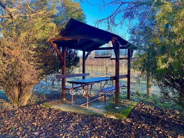 Eladó telek Vértesacsa 1400 nm