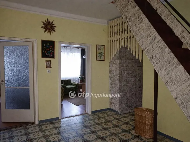 Eladó ház Pusztaszabolcs 192 nm