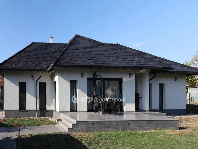 Eladó ház Kőszárhegy 166 nm