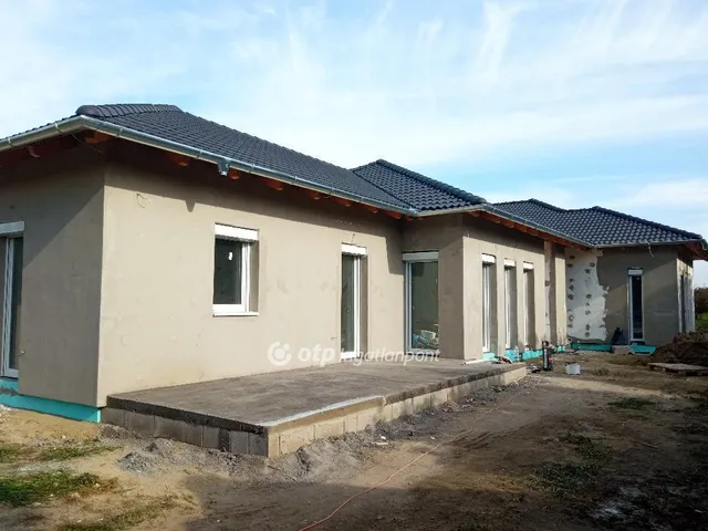 Eladó ház Pusztaszabolcs 90 nm