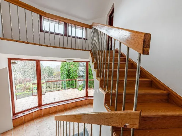 Eladó ház Budaörs 270 nm