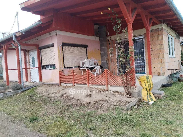 Eladó ház Kulcs 92 nm