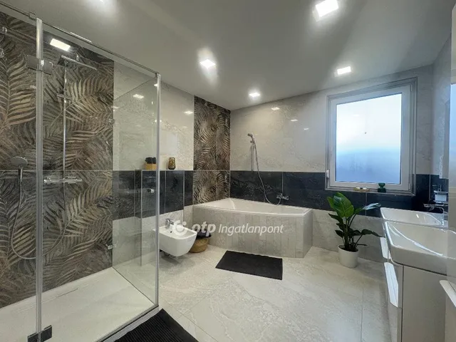 Eladó ház Velence, Bencehegy 190 nm