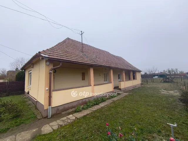 Eladó ház Iváncsa 72 nm