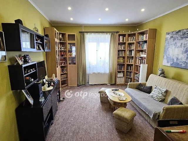 Eladó lakás Dunaújváros 122 nm