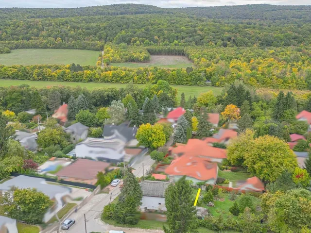 Eladó telek Remeteszőlős 379 nm