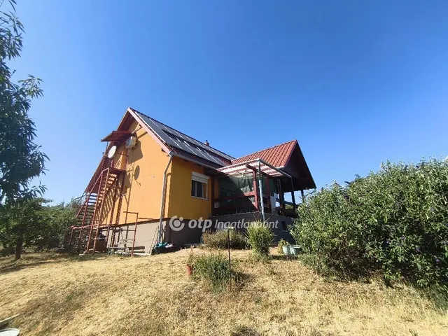 Eladó üdülő és hétvégi ház Pákozd 132 nm