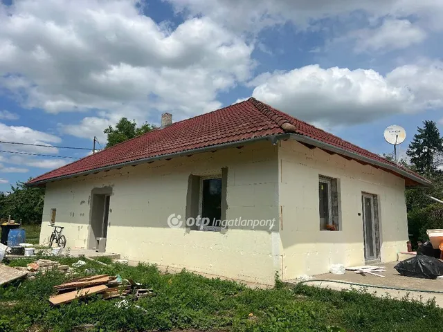 Eladó ház Perkáta 85 nm