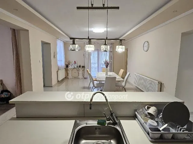 Eladó ház Pusztaszabolcs 130 nm