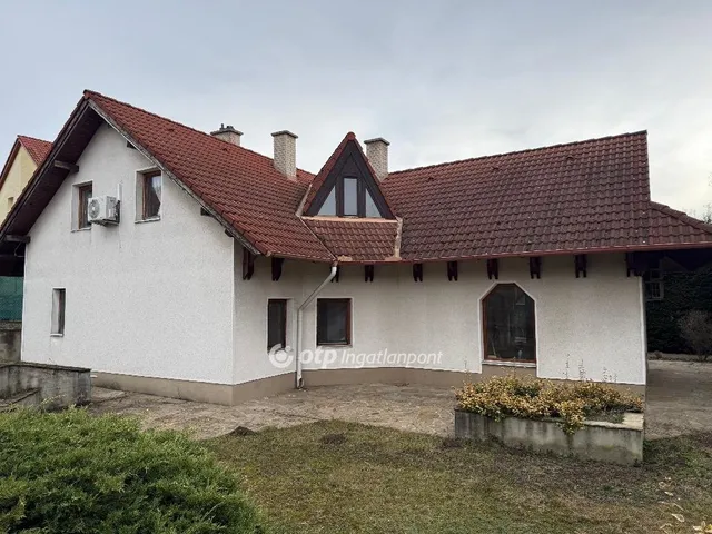 Eladó ház Székesfehérvár 290 nm