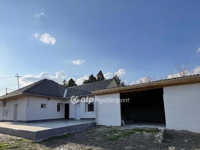 Eladó ház Előszállás 77 nm