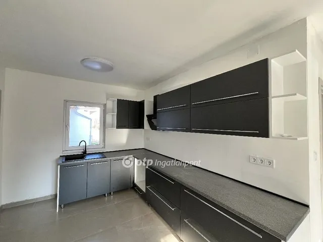 Eladó ház Előszállás 77 nm