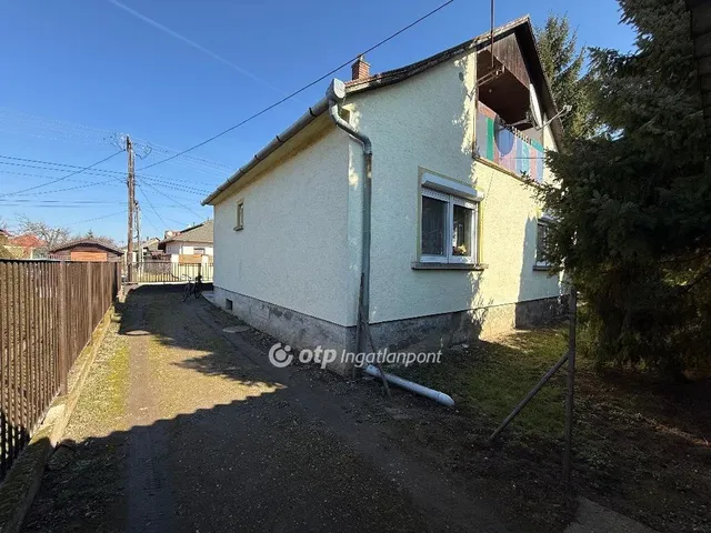 Eladó ház Velence 100 nm