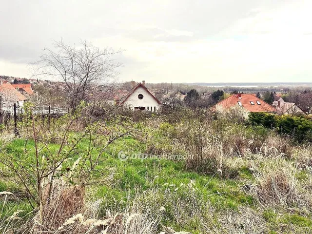 Eladó telek Sukoró 1050 nm