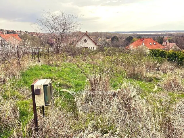 Eladó telek Sukoró 1050 nm
