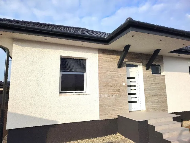 Eladó ház Velence 114 nm