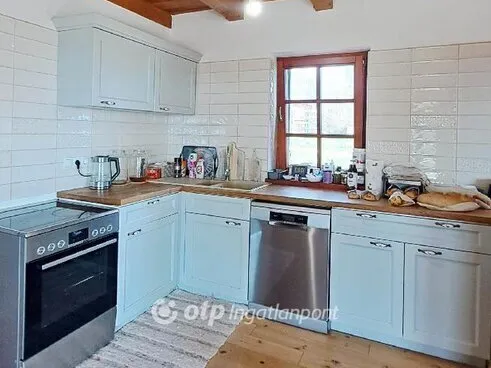 Eladó üdülő és hétvégi ház Balatonalmádi, Újhegy 138 nm