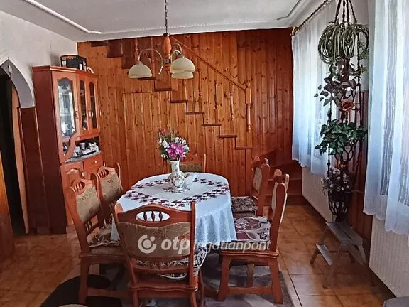Eladó ház Székesfehérvár 180 nm