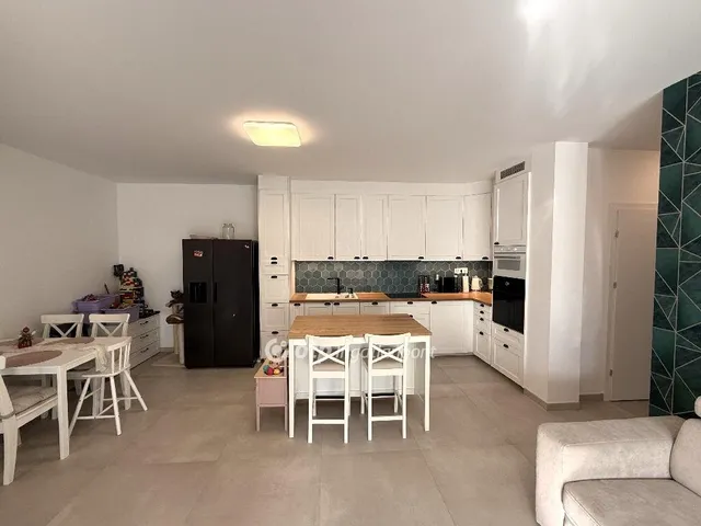 Eladó lakás Érd 70 nm