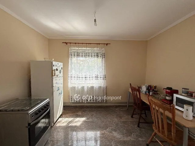 Eladó ház Sárkeresztúr 91 nm